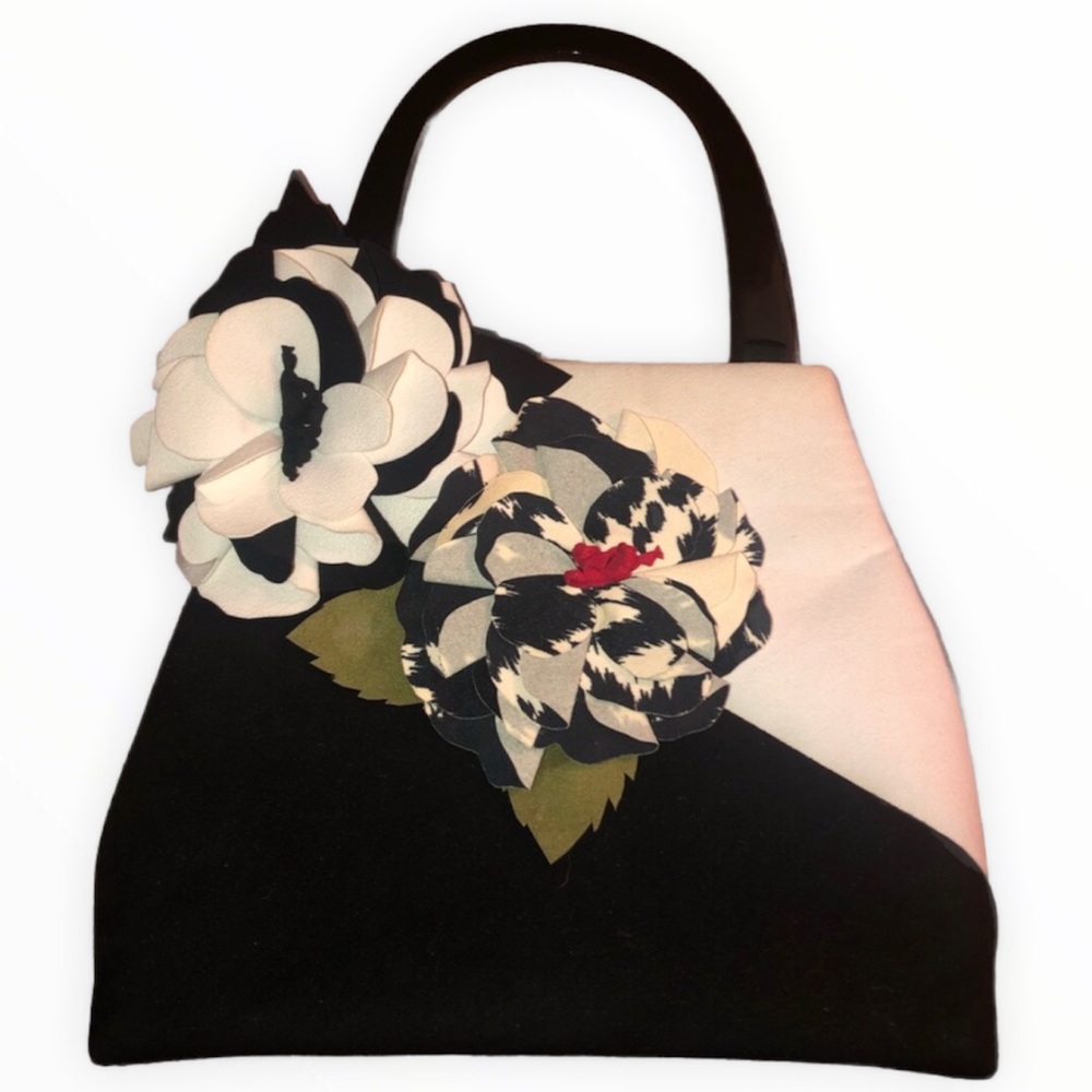 FLORAL BLACK AND WHITE HAND BAG